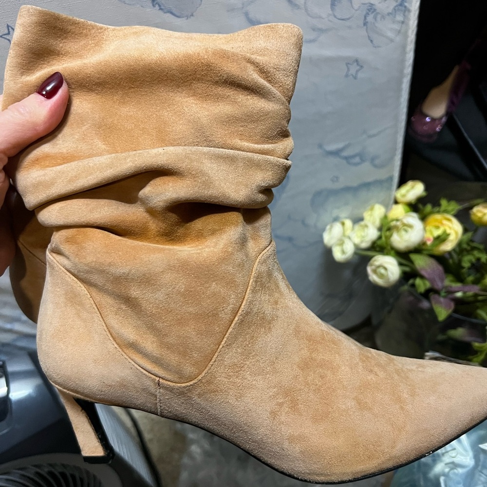 Stuart Weitzman Scrunched Boots Size 8